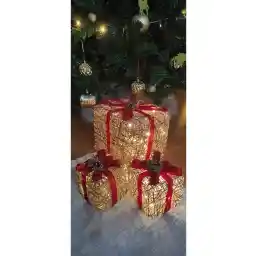 جعبه هدیه تزئینی درخت کریسمس فروشگاه Kordelyadesign با شش چراغ LED