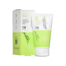 ژل شستشوی صورت سیلکر، سازگار با پوست‌های چرب و مستعد آکنه، با خاصیت تمیز کننده منافذ پوست، دارای اسید سالیسیلیک، عصاره شیرین‌بیان، آلانتوئین و ویتامین سی، مناسب برای بانوان و آقایان، حجم 150 میلی‌لیتر، کد 002