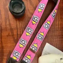 بند دوربین ترنگ طرح دوربین صورتی (کینگ) Torang Camera Strap