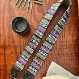 بند دوربین ترنگ طرح پترن بنفش Torang neck strap
