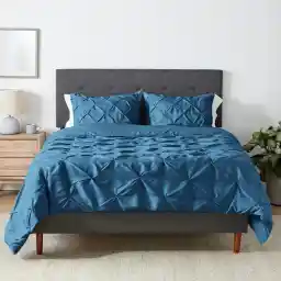 Amazon Basics Pinch Pleat Down-Alternative Comforter Bedding Set - Full / Queen, Dark Teal