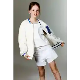 ژاکت کالج بمب افکن بچه گانه Empoli Ecru با دکمه های گیره دار، جیب جلو، سوزن دوزی روی سینه