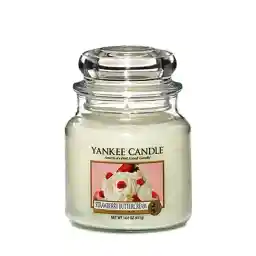 شمع متوسط ینکی کندل مدل خامه کرمدار توت فرنگی