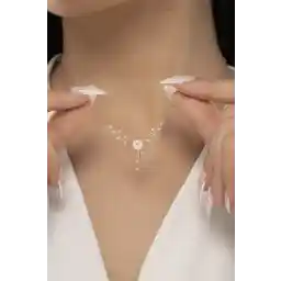 گردنبند گل ماگنولیا مدل پیچک زنانه نقره 925 عیار ESSARE