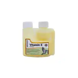 رویال ایلاچ رویال ایلاچ ویتامین E سلنیوم 125 میلی لیتر. افزایش دهنده عملکرد تخم مرغ و فحلی