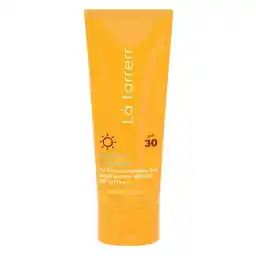 کرم ضد آفتاب و ضد لک فاقد رنگ لافارر مناسب پوست های چرب و مستعد آکنه با SPF30 حجم 40 میل