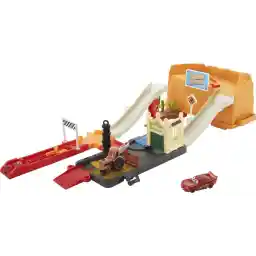 Disney en Pixar Cars Gassen en Gaan Speelset, met opbergruimte, meer dan 20 onderdelen inclusief 1 Bliksem McQueen voertuig en 1 Tractor, voor kinderen vanaf 4 jaar, HDN02