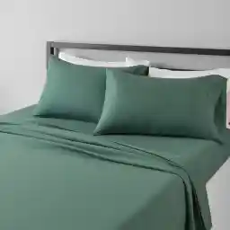 Amazon Basics Lightweight Super Soft Easy Care Microfiber 4-Piece Bed Sheet Set with 35.56 CM Deep Pockets, King, Emerald Green, Solid