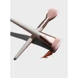 Luxe Flawless Foundation Brush