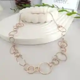 گردنبند زنانه حلقهای طلایی شیک و مدرن مدل TN4018