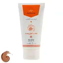 کرم ضد آفتاب رنگی آرت وینا، SPF 50 مدل آلوئهورا مناسب انواع پوست، تنالیته رنگ متوسط، حجم 50 میلیلیتر، حاوی محافظ UVA ،UVB و PA+++، ضد پیری، دارای فرمولاسیون شیمیایی، با ماندگاری 4 ساعته